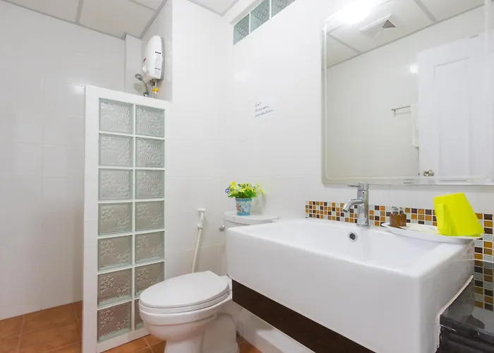 Jr Mansion On Nut Soi 25 3* Bangkok