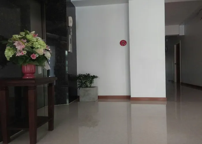 Jr Mansion On Nut Soi 25 Bangkok