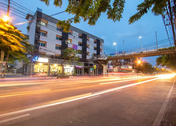 Jr Mansion On Nut Soi 25 Aparthotel