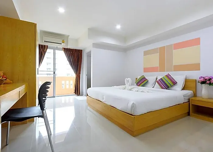 Jr Mansion On Nut Soi 25 Aparthotel