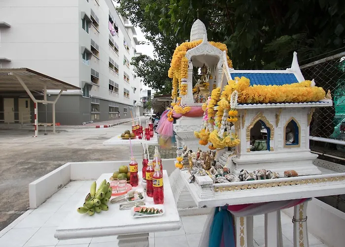 Aparthotel Jr Mansion On Nut Soi 25 Bangkok